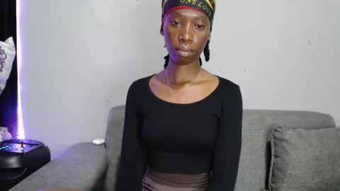 xxsexytalia28 online show from October 23, 8:02 am