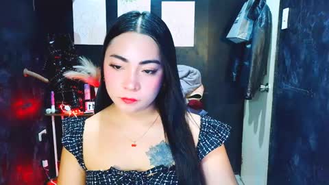 xxslutty kim online show from April 11, 7:24 am