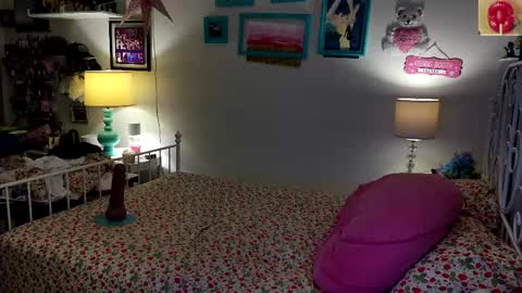 Strawberry Jane online show from March 4, 3:12 am