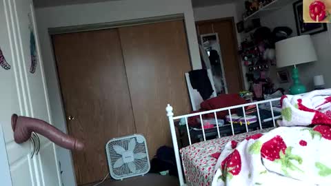 Strawberry Jane online show from March 24, 10:04 pm