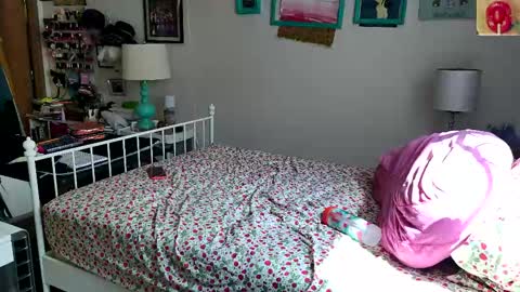 Strawberry Jane online show from April 13, 9:31 pm