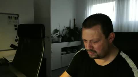 Eddi online show from October 16, 5:52 am