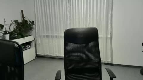 Eddi online show from October 17, 4:20 pm