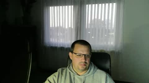 Eddi online show from December 14, 3:06 pm