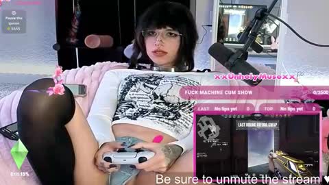 Muse n Poppy online show from January 8, 10:12 pm