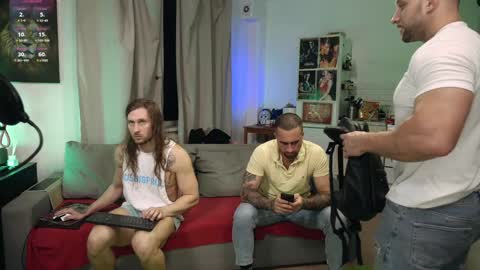     online show from January 7, 4:09 pm