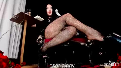 Snapshot of xxx_madamme chatting on September 29, 1:44 am Mistress Scarlet Igmiss scarlet978 online show from September 29, 1:44 am