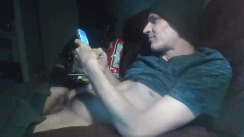 Snapshot of xxxfredmtlxxx chatting on December 21, 7:24 am xxfredmtl18xx online show from December 21, 7:24 am