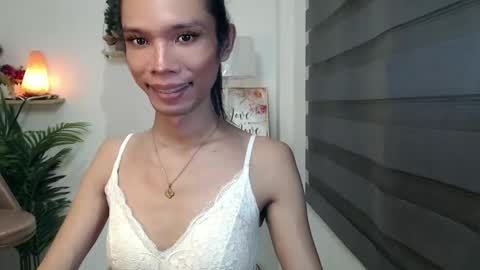 Your Princess Yums online show from November 13, 2:43 am