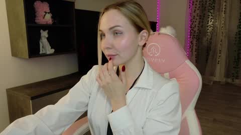 Snapshot of xxxhoneyxx chatting on November 7, 1:27 am Onlyfanz online show from November 7, 1:27 am