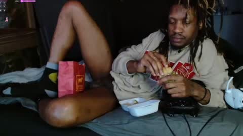 Snapshot of xxxjrstrokesxxx chatting on March 10, 4:17 am xxxjrstrokesxxx online show from March 10, 4:17 am