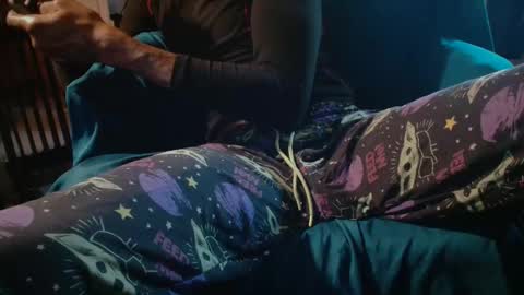 xxxjrstrokesxxx online show from April 7, 8:09 pm