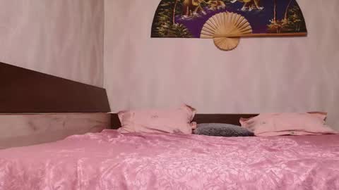 Snapshot of xxxkinkycpl chatting on October 18, 4:15 am isa and gonzo online show from October 18, 4:15 am