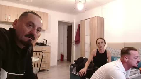 Snapshot of xxxkinkycpl chatting on November 1, 4:42 pm isa and gonzo online show from November 1, 4:42 pm