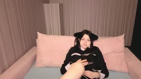 foxy online show from April 14, 10:10 am