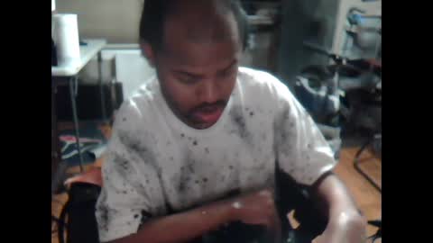 xxxonwheelz online show from October 9, 4:43 am