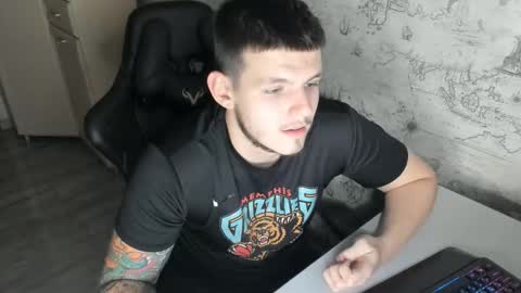 xxxrussel online show from October 11, 5:00 pm