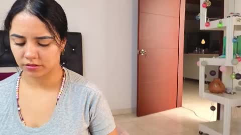 xxxtatianabustyxxx online show from December 17, 4:57 pm