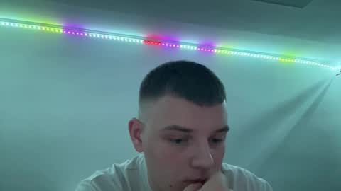 Leo online show from March 18, 9:29 pm