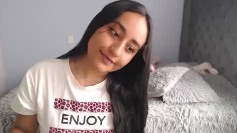 Lunhaa   online show from November 29, 4:54 pm