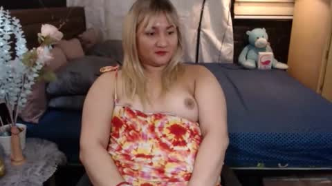 Snapshot of xyourtastyprincess chatting on January 19, 11:58 am Angela online show from January 19, 11:58 am