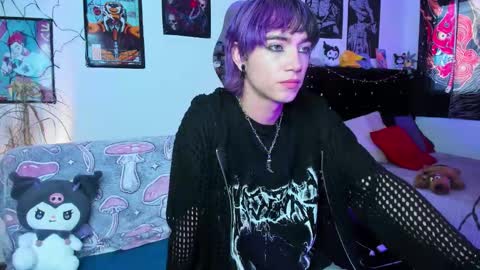 Snapshot of xzerox_ chatting on February 6, 7:50 pm xzerox_ online show from February 6, 7:50 pm