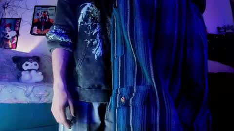 Snapshot of xzerox_ chatting on February 7, 7:28 pm xzerox_ online show from February 7, 7:28 pm