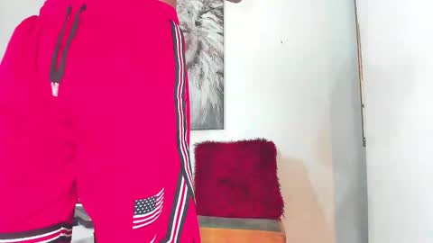 Snapshot of y0ung_master_ chatting on November 20, 2:45 am Sr. Y0ung Master online show from November 20, 2:45 am