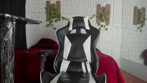 yacksson_lawrence online show from October 9, 2:09 am