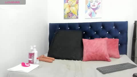 yaiza_sexylovee online show from October 29, 12:24 am