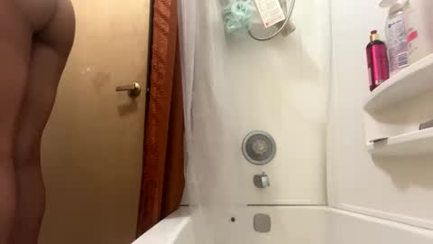 Snapshot of yambrosia_sims chatting on February 15, 6:55 am yambrosia_sims online show from February 15, 6:55 am