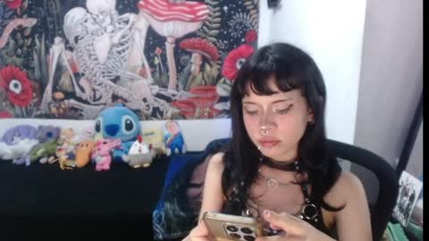 Snapshot of yami_star chatting on April 10, 1:22 am yami online show from April 10, 1:22 am