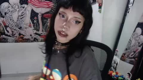 Snapshot of yami_star chatting on April 23, 3:08 am yami online show from April 23, 3:08 am