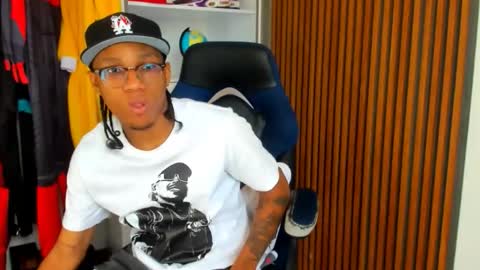 Snapshot of yandi_hot chatting on February 16, 1:51 pm yandi_hot online show from February 16, 1:51 pm