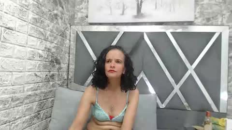 yanetrose online show from November 2, 3:42 am