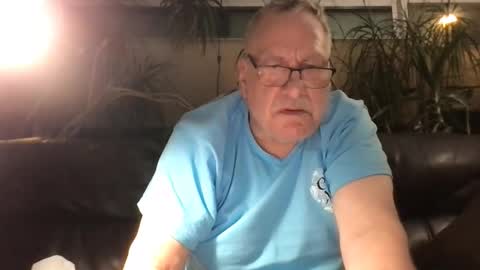 Snapshot of yankerfree chatting on May 6, 9:14 am yankerfree online show from May 6, 9:14 am