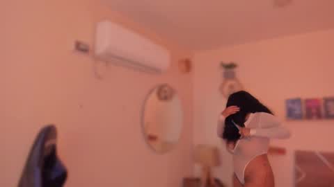 Snapshot of yarirose chatting on February 21, 1:45 pm Yary online show from February 21, 1:45 pm