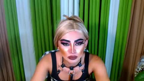 miss yasii online show from September 13, 7:02 pm