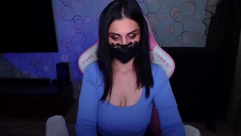 Snapshot of yasmina___ chatting on February 16, 7:26 am yasmina online show from February 16, 7:26 am