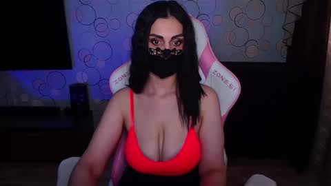 Snapshot of yasmina___ chatting on February 25, 8:46 am yasmina online show from February 25, 8:46 am
