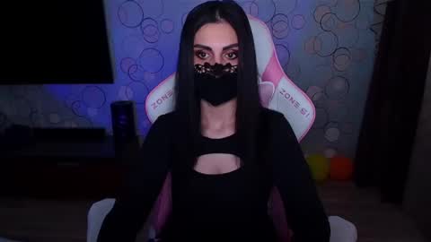 Snapshot of yasmina___ chatting on April 1, 6:03 am yasmina online show from April 1, 6:03 am