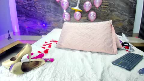 Snapshot of yaya____ chatting on March 9, 7:56 am yaya____ online show from March 9, 7:56 am