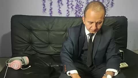 Snapshot of yazfore chatting on November 11, 3:12 pm Hazzan online show from November 11, 3:12 pm