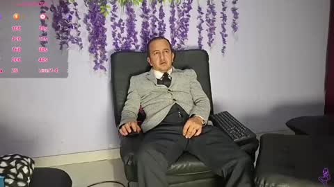 Snapshot of yazfore chatting on June 5, 2:18 am Hazzan online show from June 5, 2:18 am
