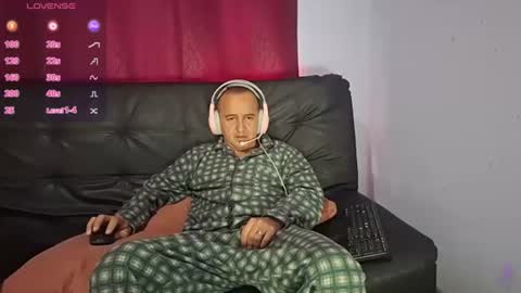 Snapshot of yazfore chatting on July 14, 3:29 pm Hazzan online show from July 14, 3:29 pm