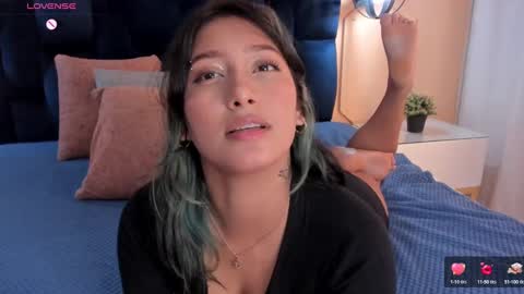 Snapshot of yazmin_rouse chatting on January 3, 5:20 pm Yazmin online show from January 3, 5:20 pm