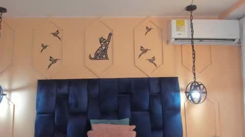 Snapshot of yazmin_rouse chatting on January 25, 5:19 pm Yazmin online show from January 25, 5:19 pm