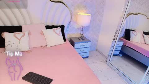  YazminJenner  online show from May 12, 5:37 am