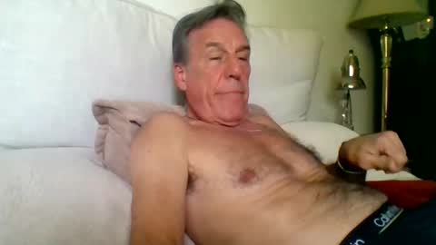 yeah_baby6988 online show from April 19, 10:56 pm