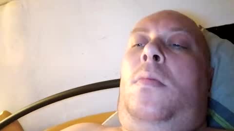 Snapshot of yeden62 chatting on December 4, 7:33 pm yeden62 online show from December 4, 7:33 pm